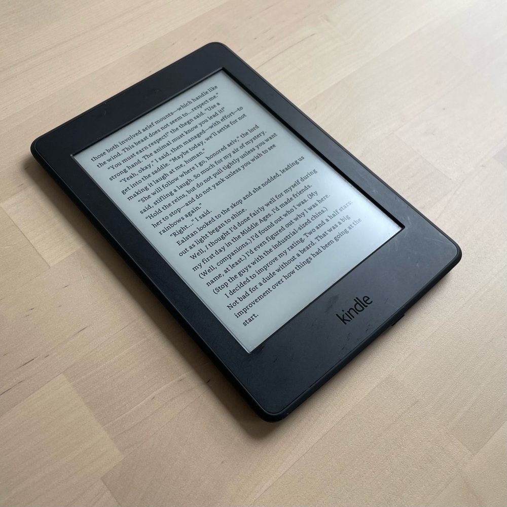 Amazon Paperwhite Kindle 7th Generation + case